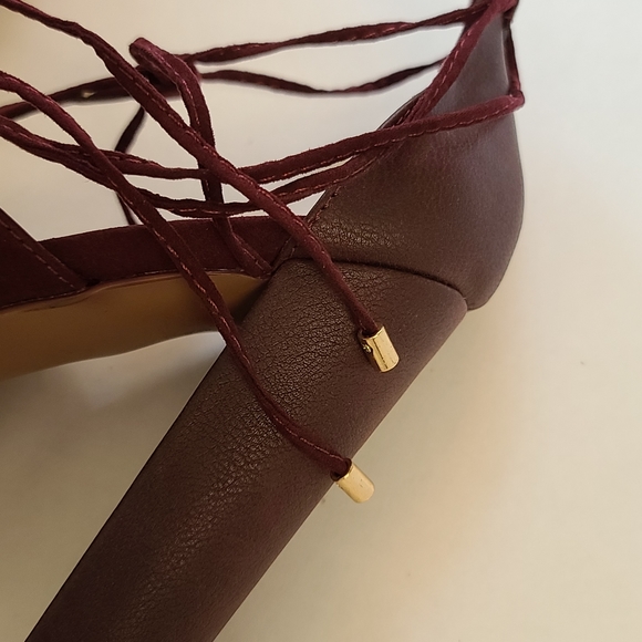 SHOE DAZZLE Marlena Maroon Peep Toe Ankle Strap Platform Heels Size 8 - Picture 13 of 16